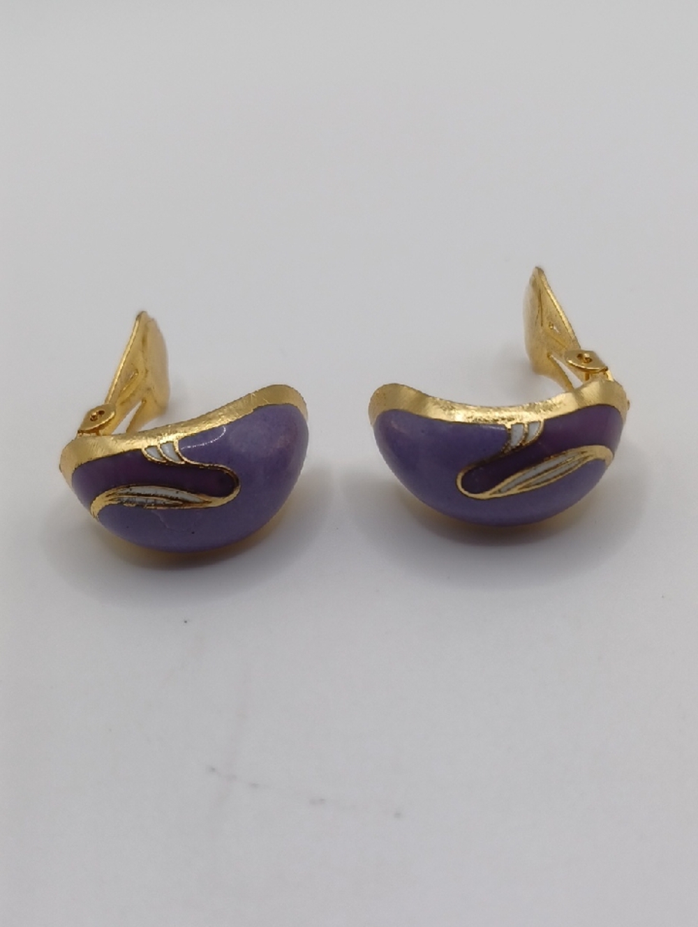 Taiwan Purple and Gold Tone Enamel Clip-On Earrings - Picture 5 of 7